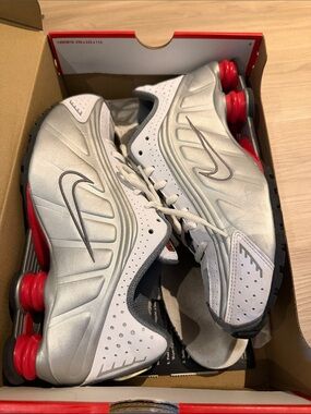Nike Shox R4 - size 8.5